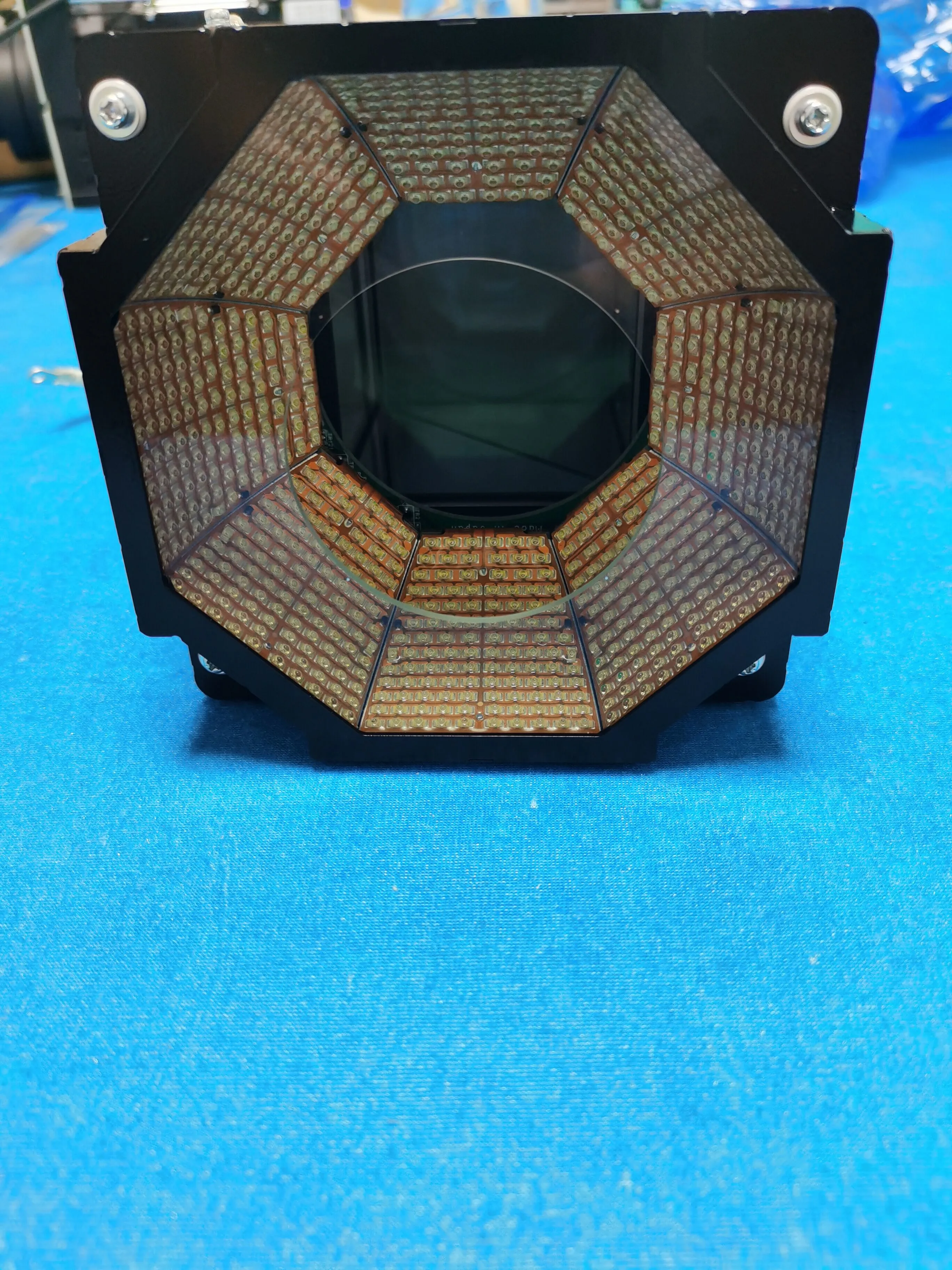 UG002 P04 camera (3).jpg