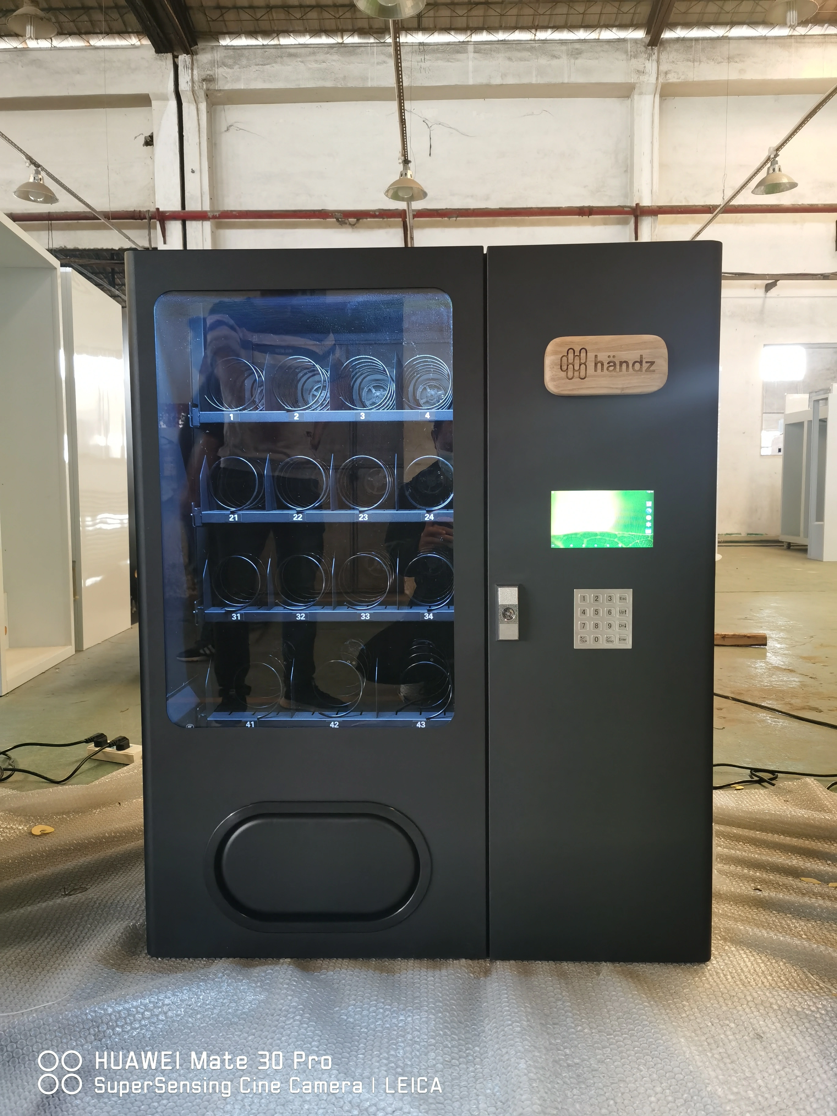 mini sport vending machine have 5 inch LCD screen easy customers to use