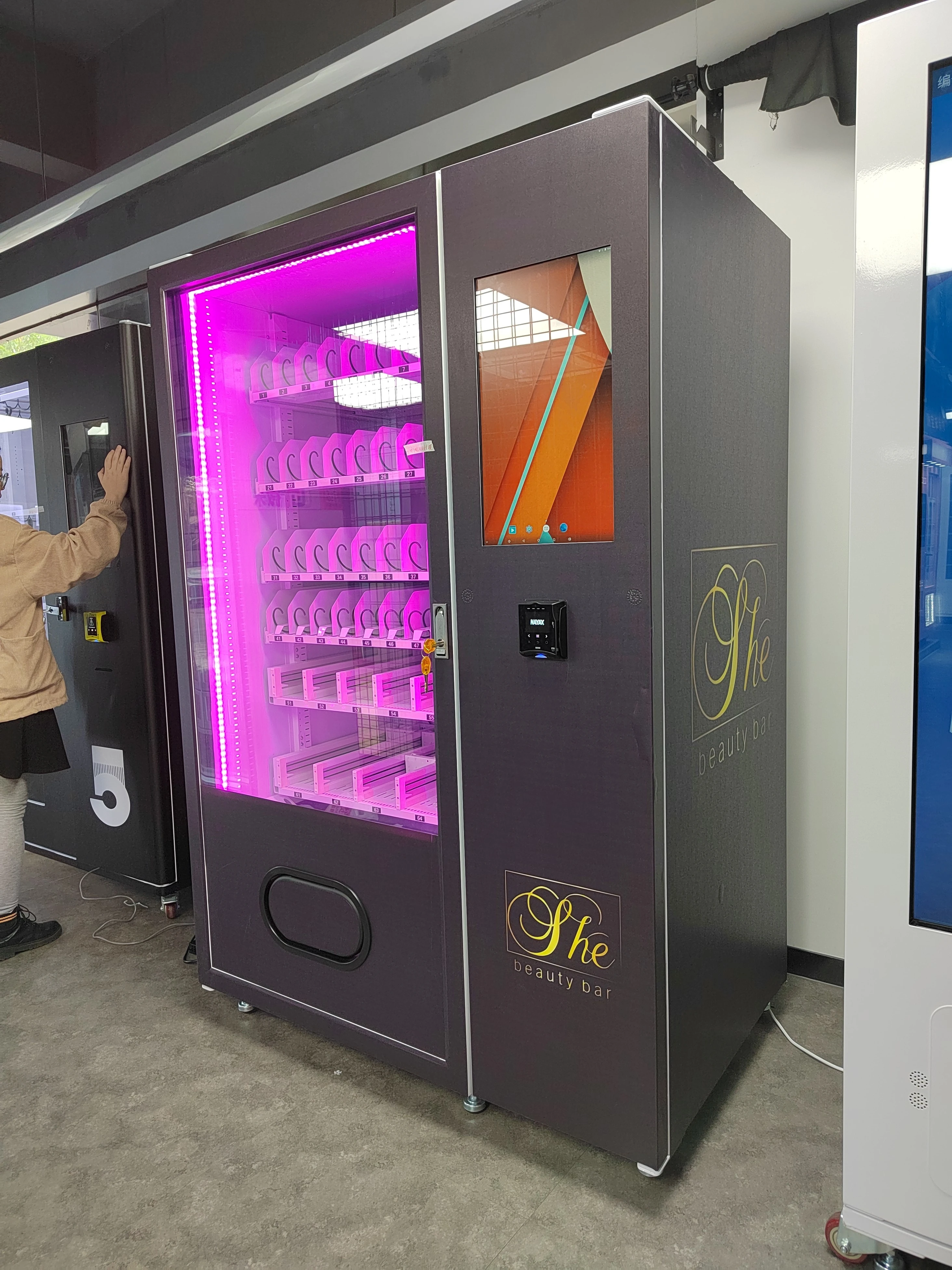 Micron smart custom eyelash vending machine beauty lash
