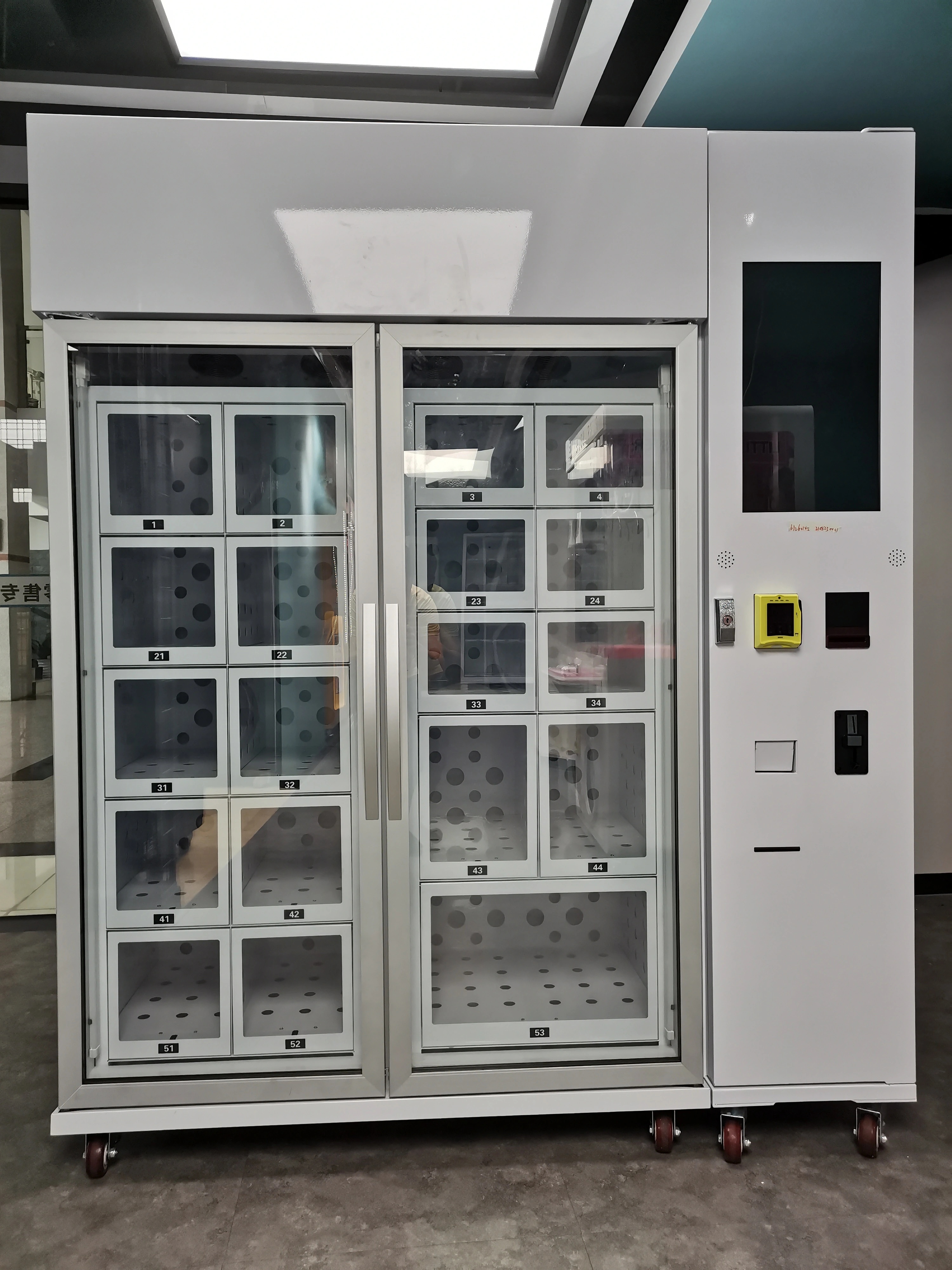 Accept custom cupcake vending machine for sale birthday cake locker vending with cooling system