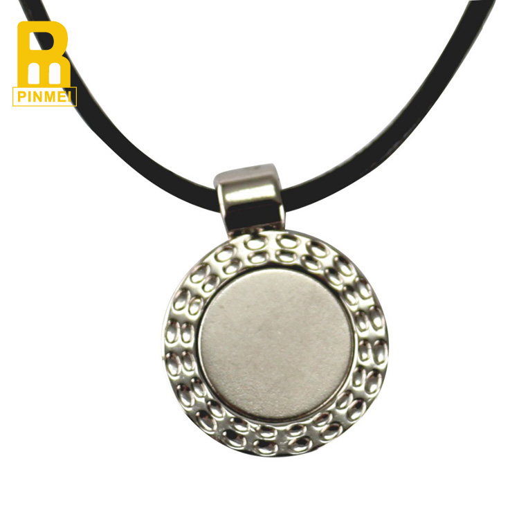Lady love it so much! necklace pendent golf ball marker with magnetic