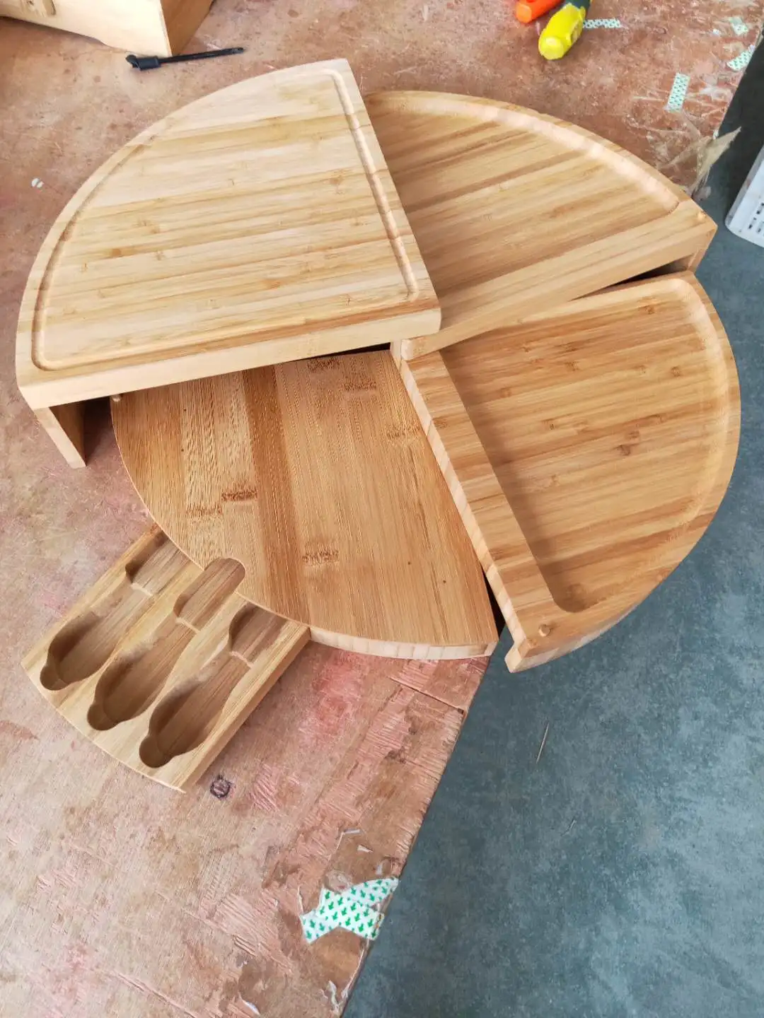 Customized High Quality Bamboo Cutting Board with Cheese Tools - Spirals from a Compact Wedge to 18