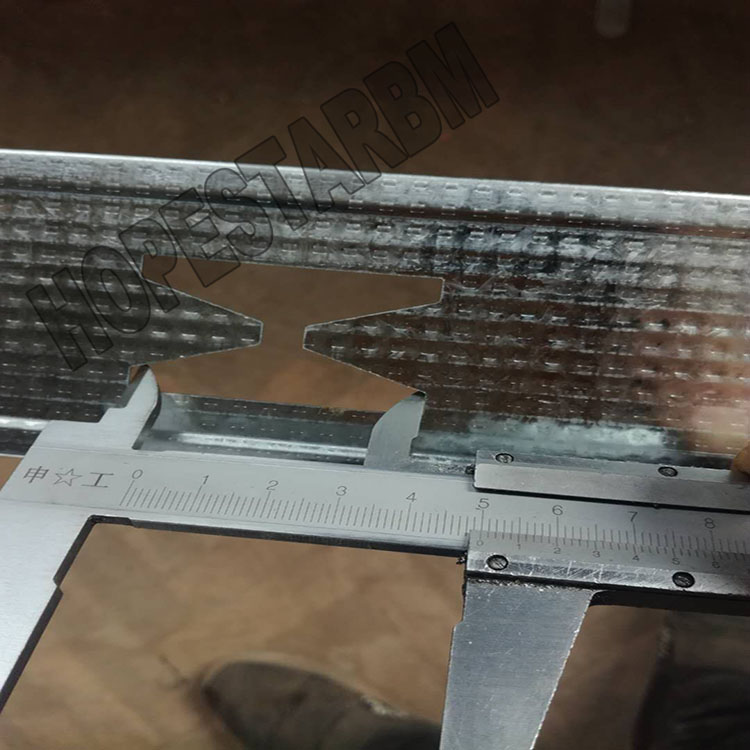 Vertical keel H hole 1.jpg